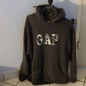 4 pictures: GAP sweater plus some Xtra-shirts